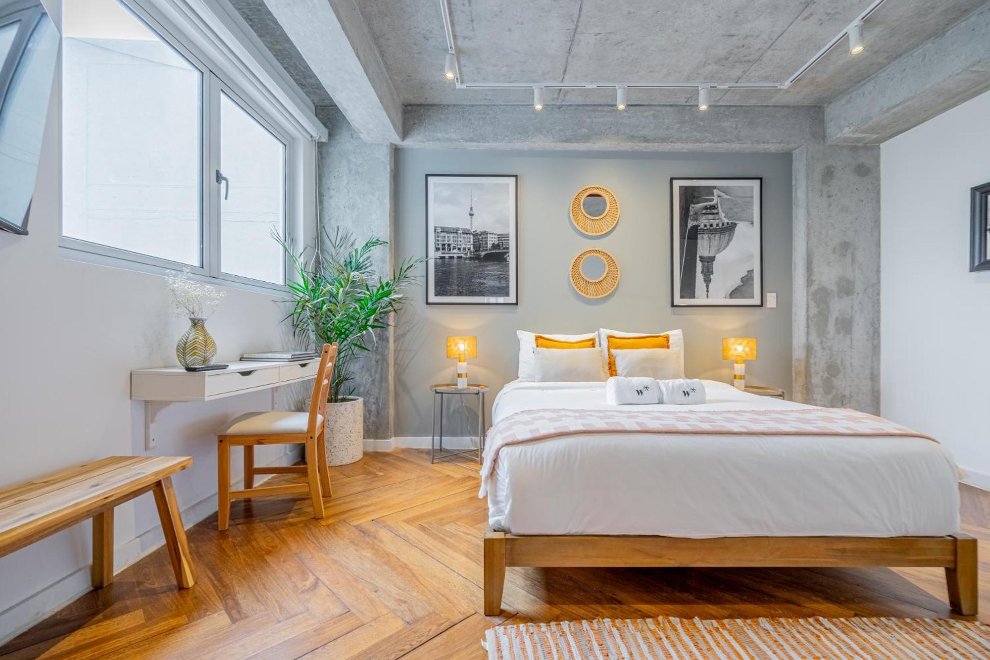 Two-Bedroom Deluxe Apartment with Balcony